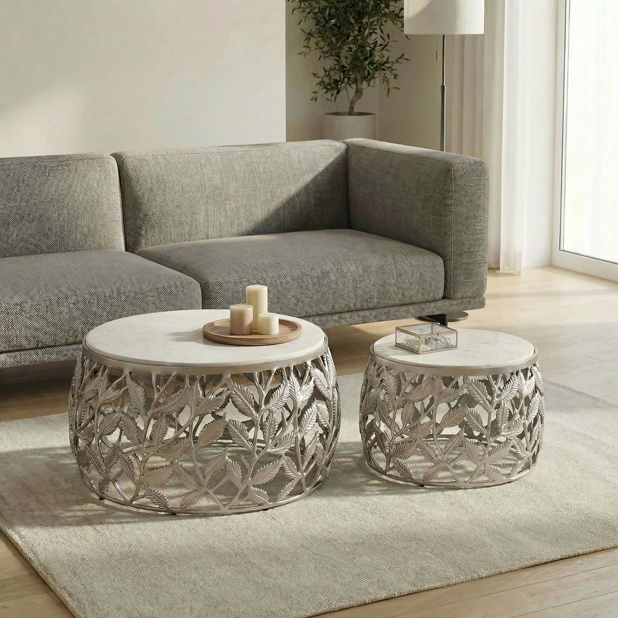 2er Set Couchtisch Silber mit weißer Marmor Tischplatte - Wohnzimmer Tisch Satztisch rund - Beistelltisch Alu modern - Sofatisch Set Aluminium Metallgestell Design Handmade