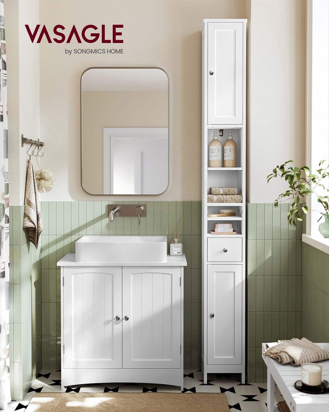 Badschrank mit verstellbaren Ablagen und offenen