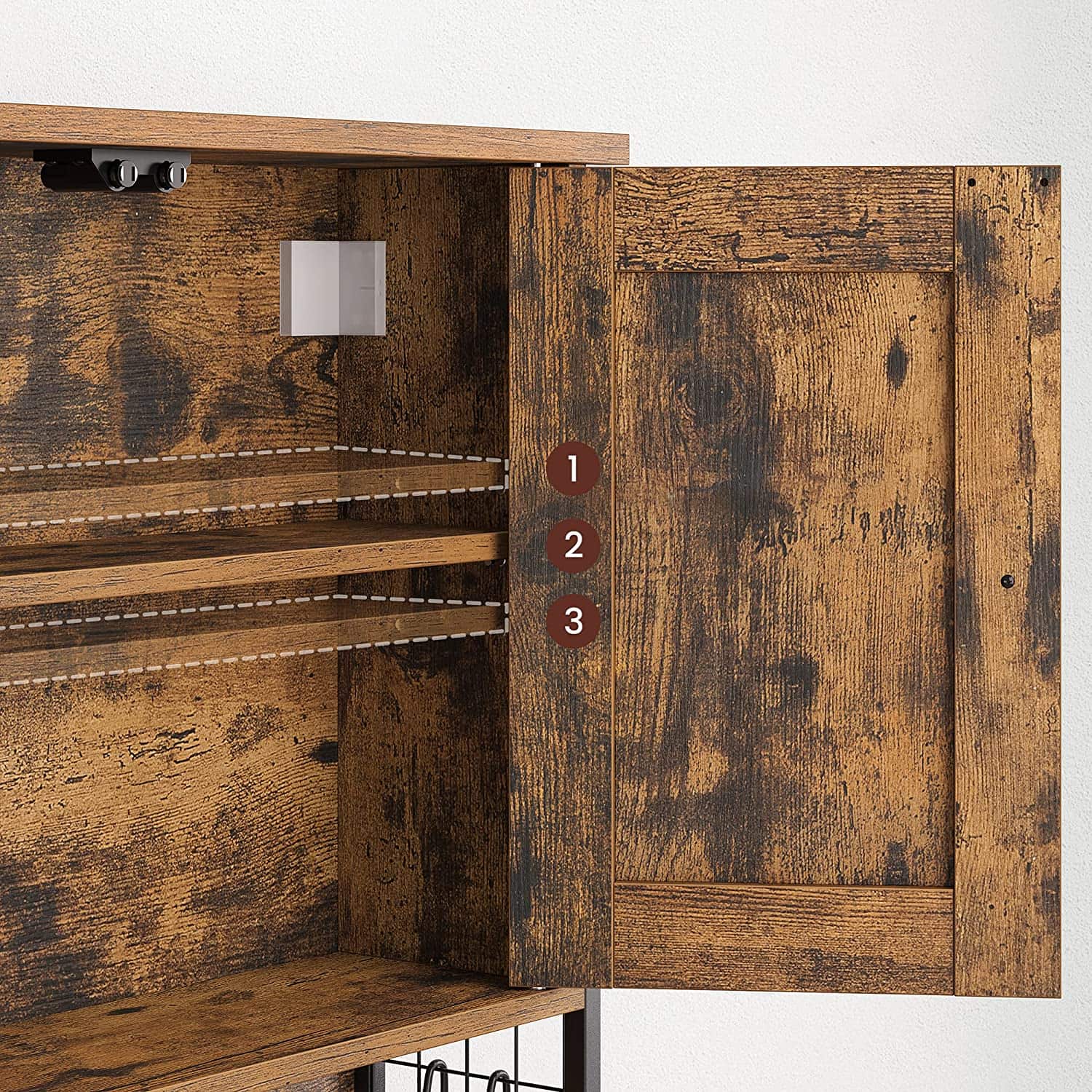 Wandschrank im Badezimmer Wandschrank im Badezimmer