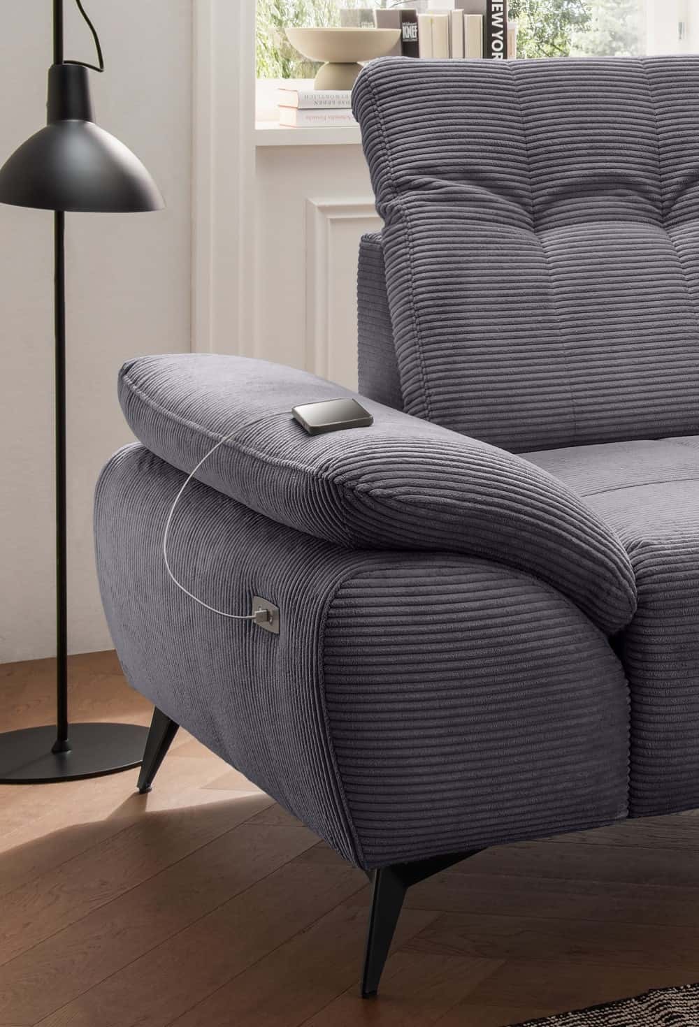 Sofa Fiore Benformato Cord mit elektronischem Sitzvorschub Sofa Fiore Benformato Cord mit elektronischem Sitzvorschub