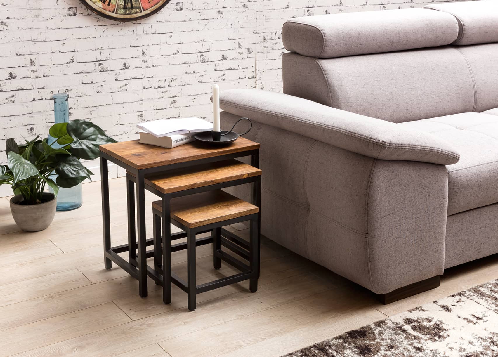 44784-WOHNLING-Satztisch-Beistelltisch-Sheesham-3_2 3er Set Design Beistelltisch AKOLA Sheesham Satztisch Metallbeine