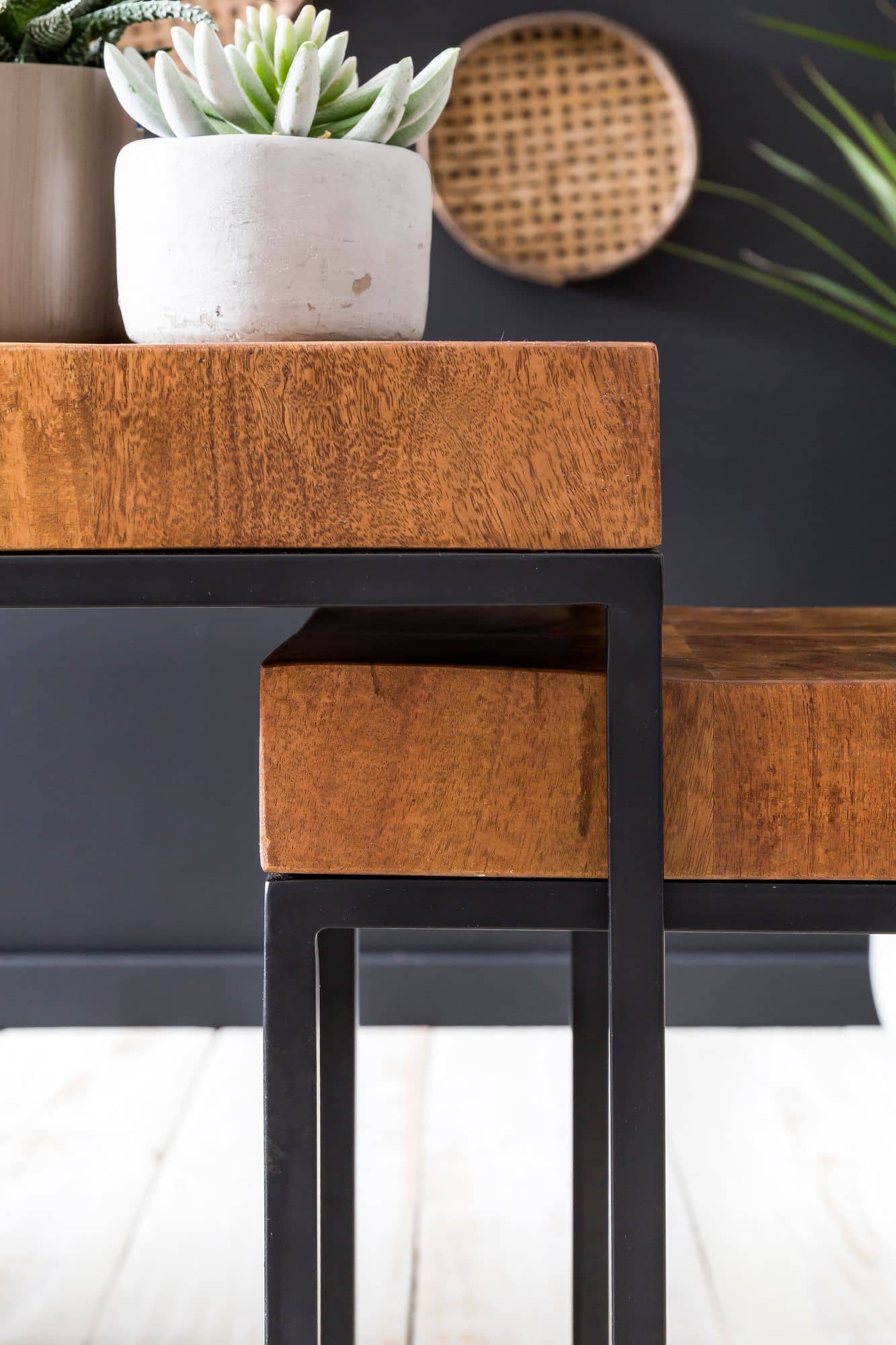 Design Satztisch WL5.660 Sheesham Metall Beistelltisch 2er Set Klein Design Satztisch WL5.660 Sheesham Metall Beistelltisch 2er Set Klein