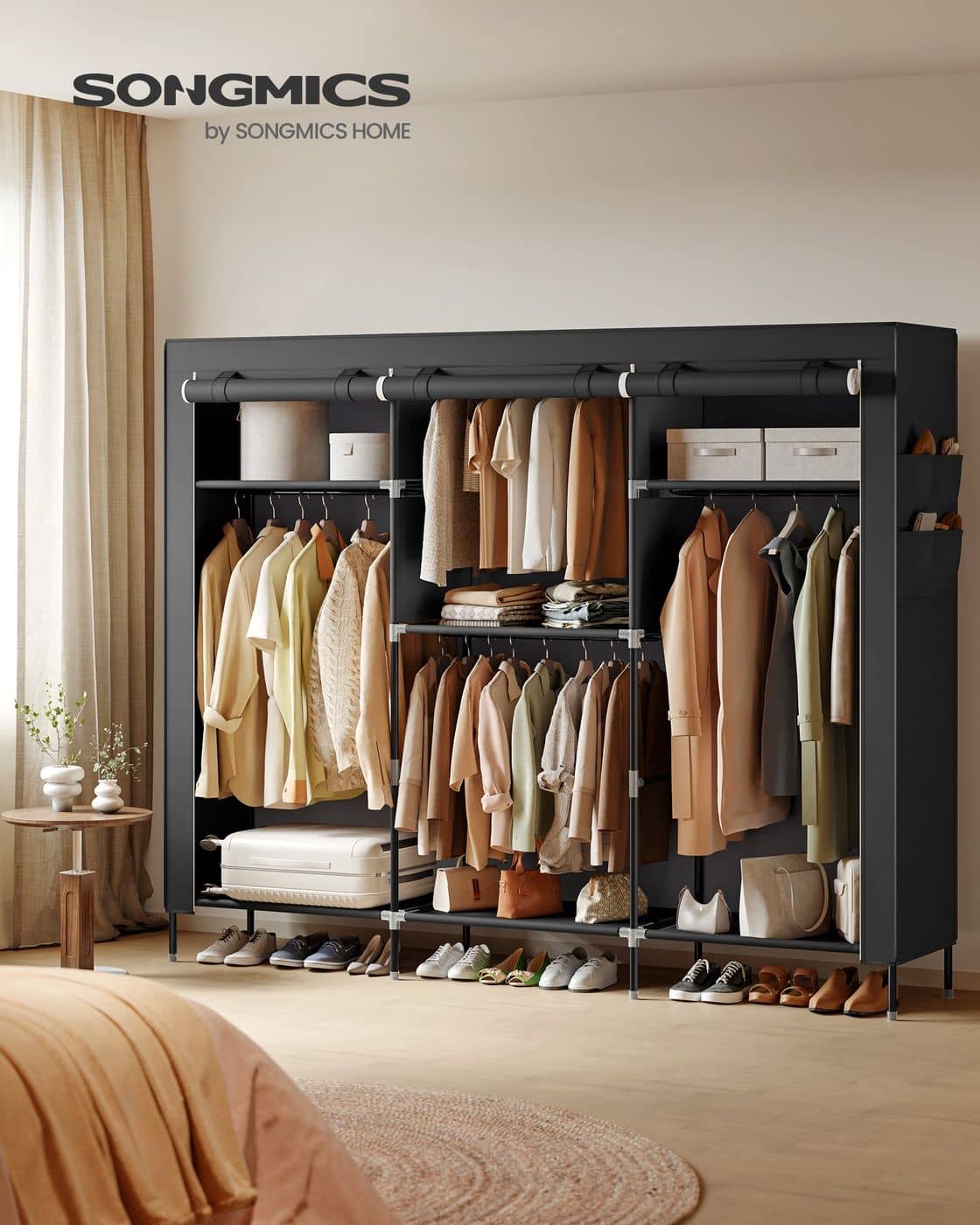 Stoffkleiderschrank mit Kleiderstange und praktischen Ablagen