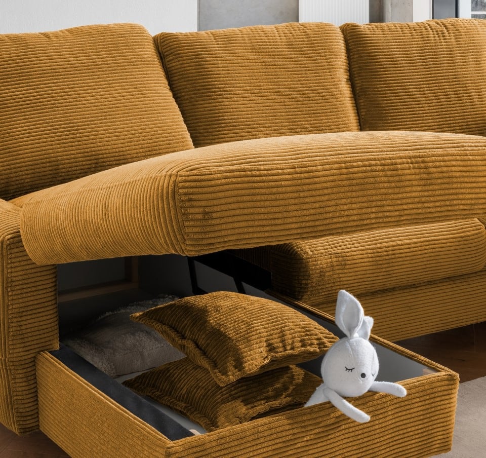 Benformato_Valentina_2F-RECBK_4823_F08-56tNjWv4aQFRgz Goldrausch im Wohnzimmer: Sofa Valentina mit flexibler Recamiere