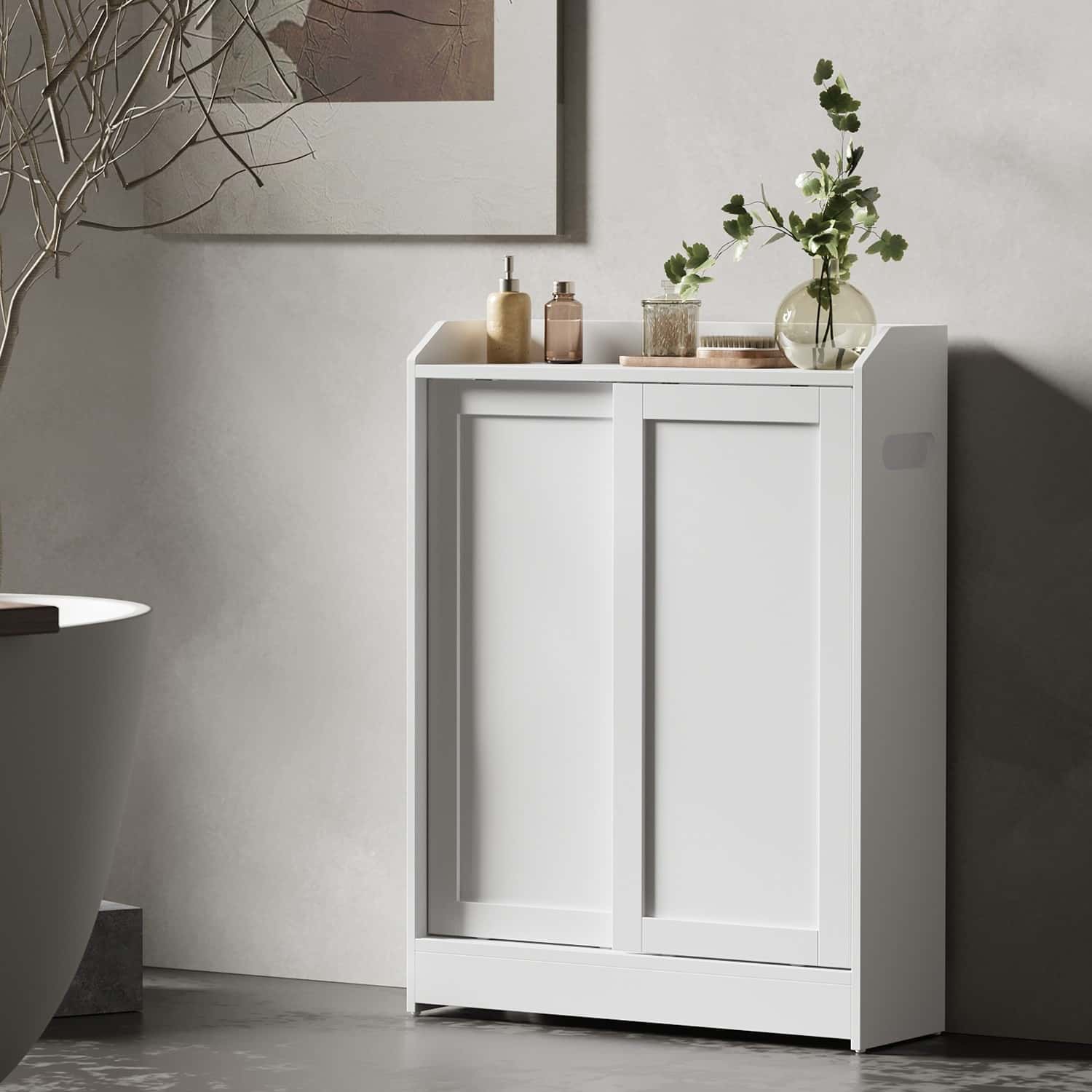 Schmaler Badschrank mit Schiebetüren, verstellbaren Einlegeböden und Toilettenpapierhalter, für Badezimmer neben der Toilette Schmaler Badschrank mit Schiebetüren, verstellbaren Einlegeböden und Toilettenpapierhalter, für Badezimmer neben der Toilette