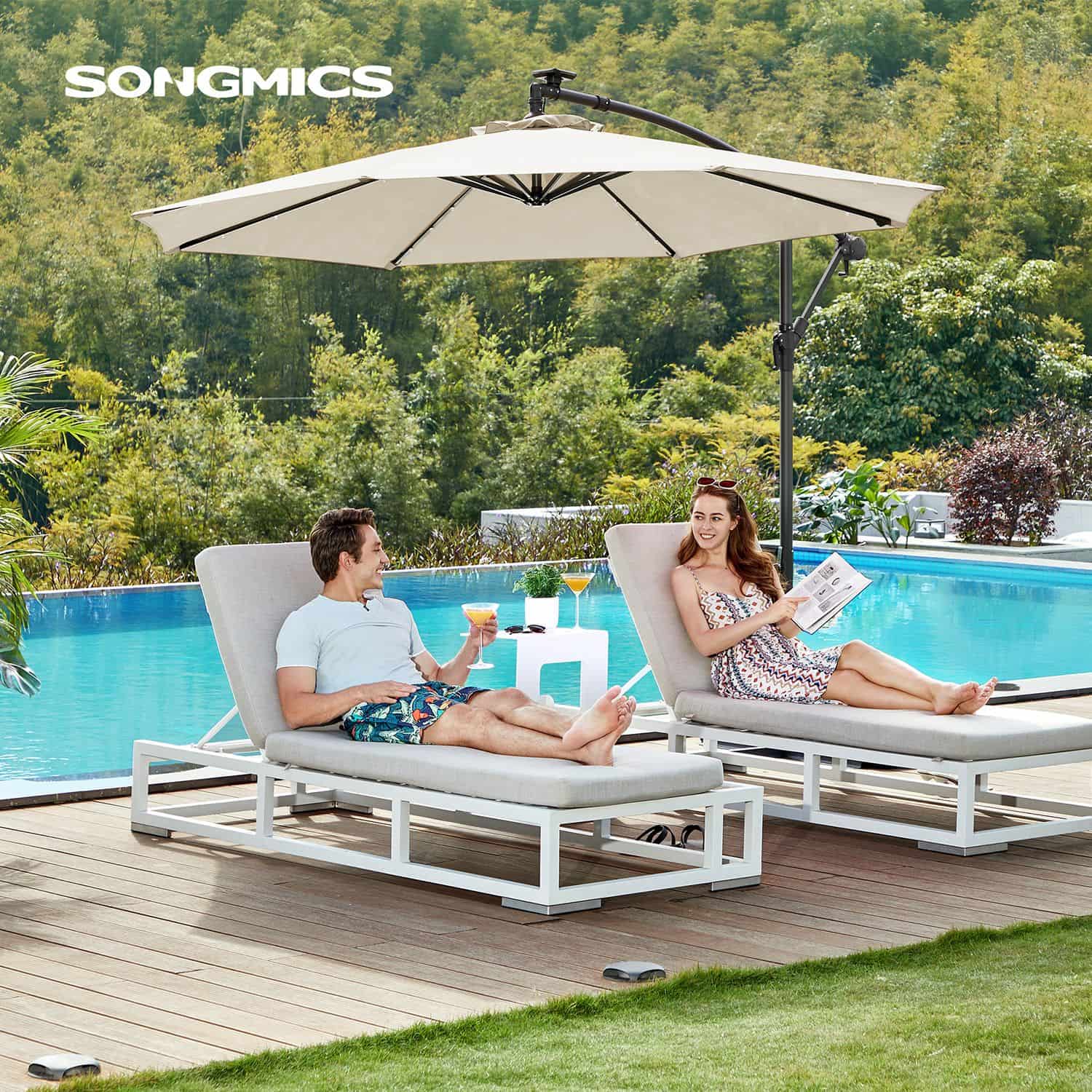 Sonnenschirm mit LED-Solar-Beleuchtung und Kurbel Sonnenschirm mit LED-Solar-Beleuchtung und Kurbel