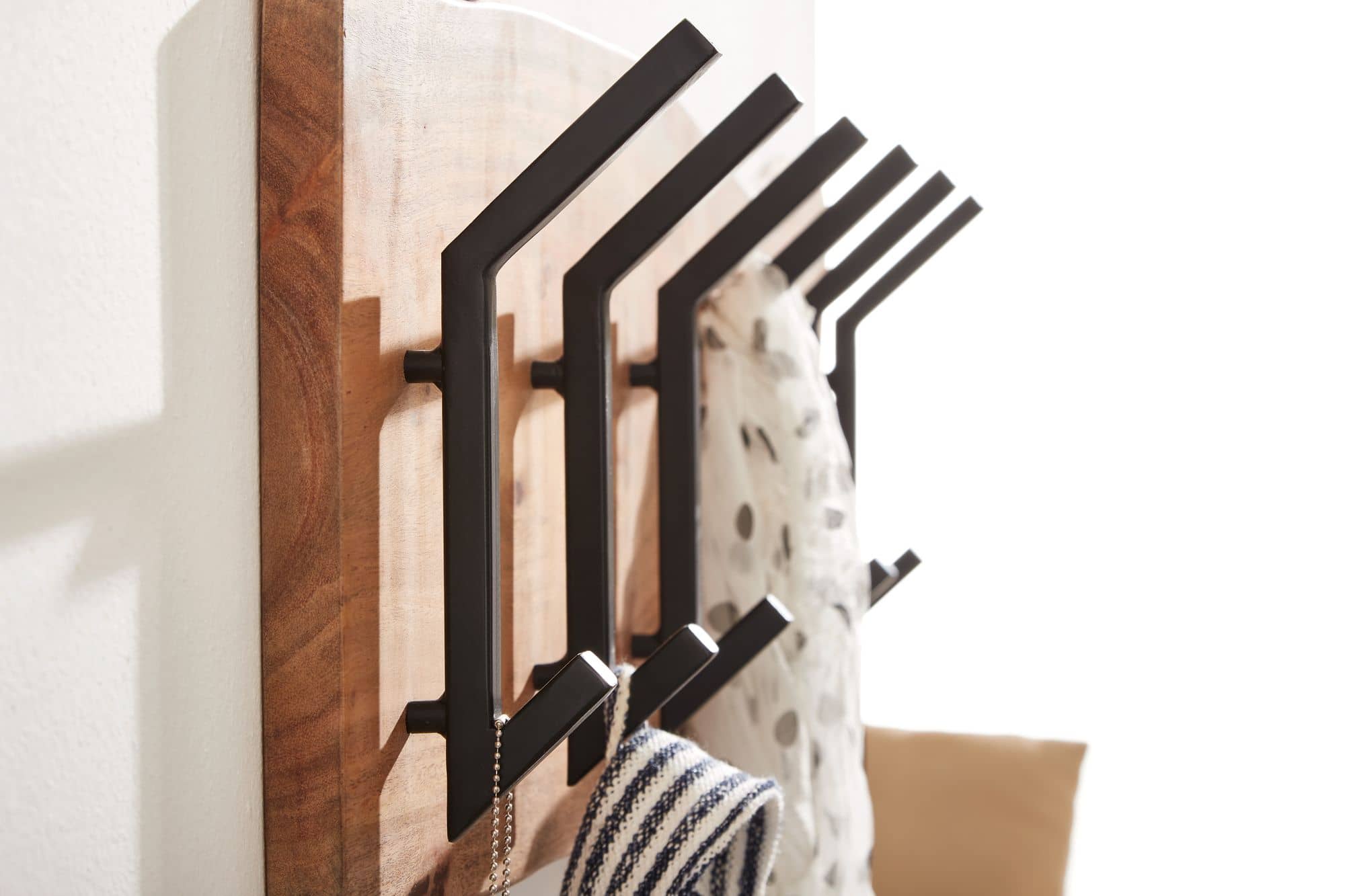 60529-Wohnling-Wandgarderobe-Akazie-100-X-12-X-30-cm-WL6-359-WL6-359_2 Design Wandgarderobe Akazie Massivholz / Metall 100 x 29 x 12,5 cm