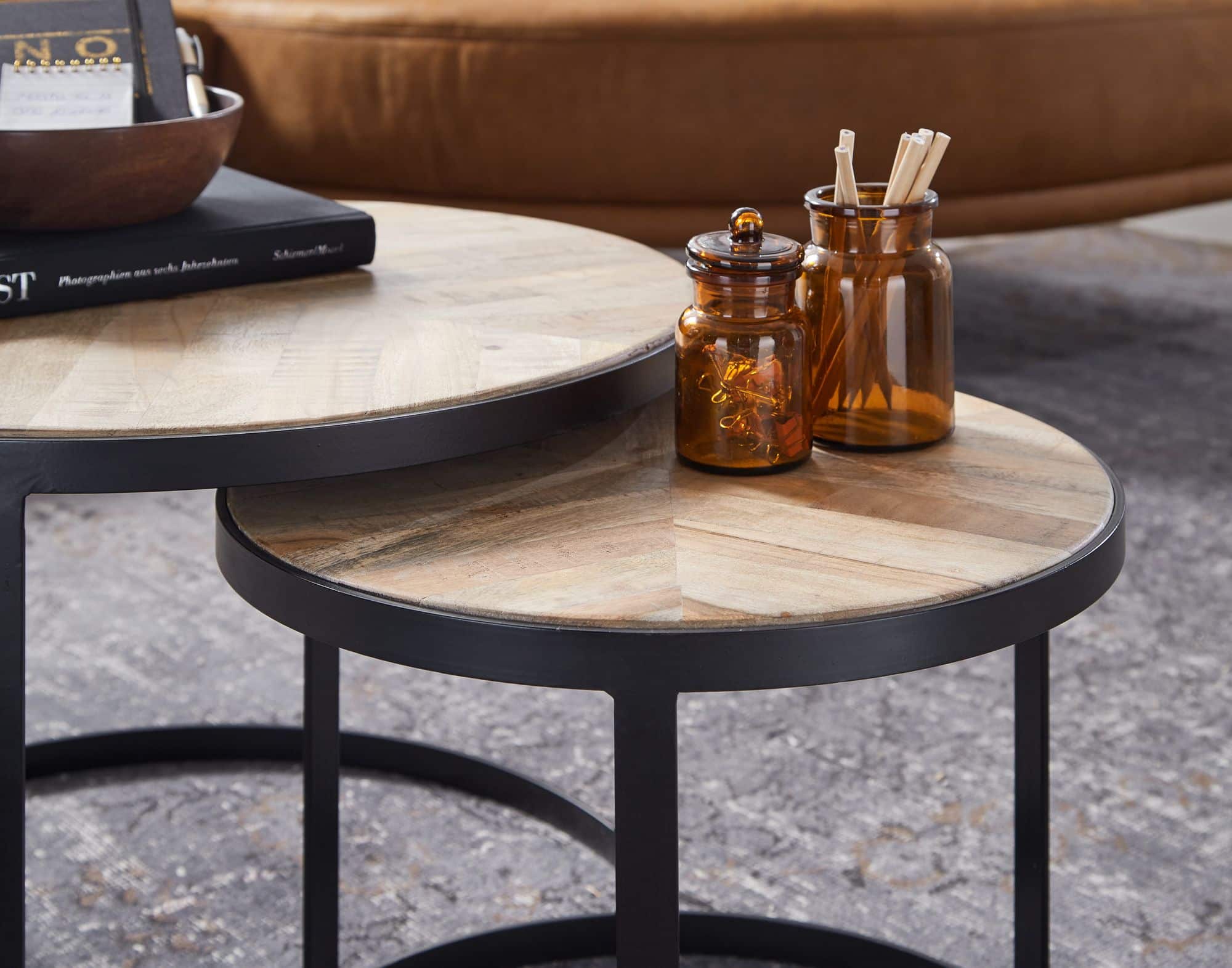Couchtisch 2er Set Massivholz / Metall Wohnzimmertisch Industrial Rund Couchtisch 2er Set Massivholz / Metall Wohnzimmertisch Industrial Rund