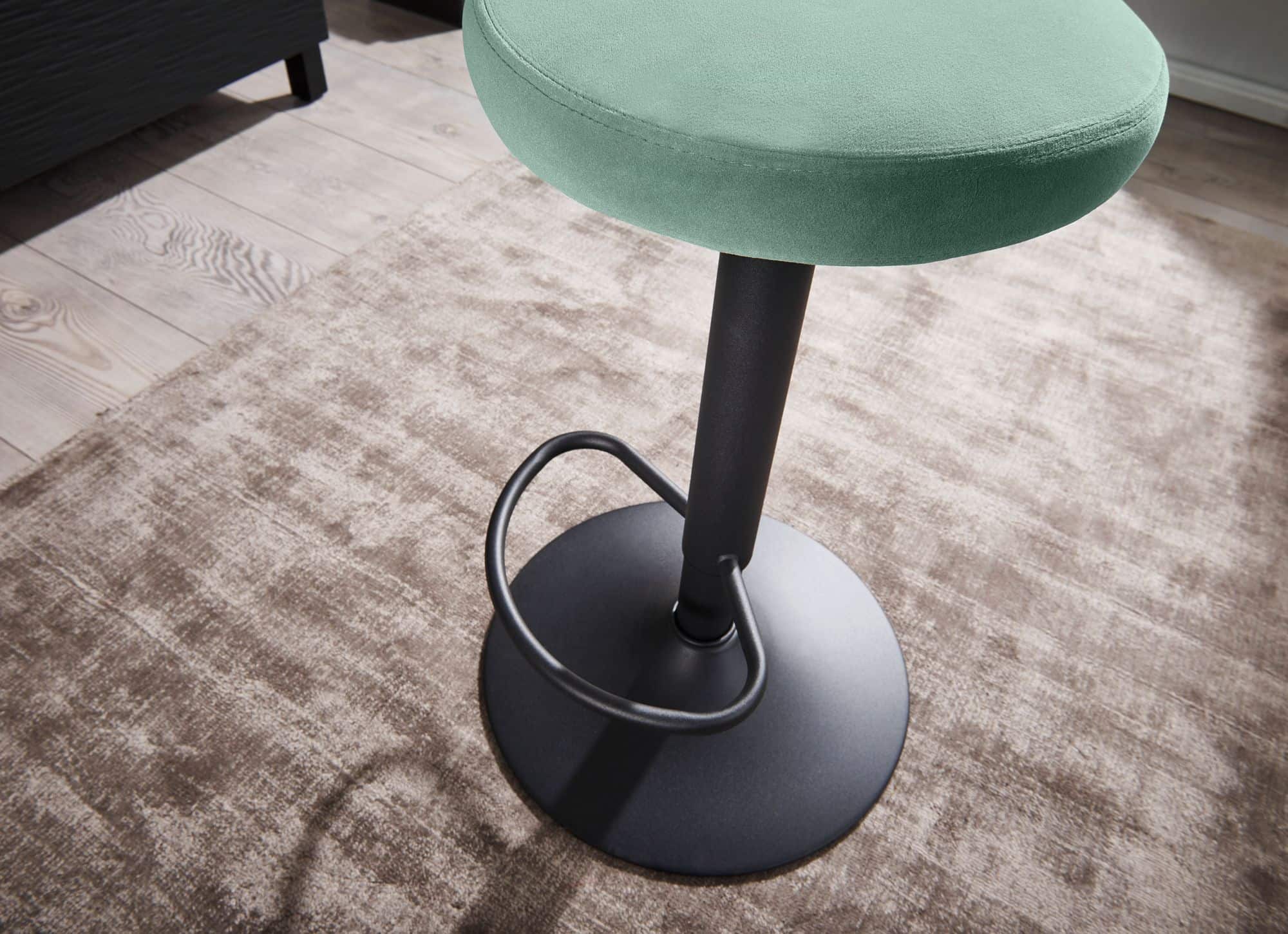 56598-WOHNLING-Barhocker-Samt-Gruen-Hocker-ohne-Lehne-Kuechenhocker-Stoff-Metall-100kg-Design-Barstuhl-Tresenhocker-drehbar-Bistrohocker-WL6-198-WL6-198_5 Stilvolles Wohnambiente mit unserem Barhocker