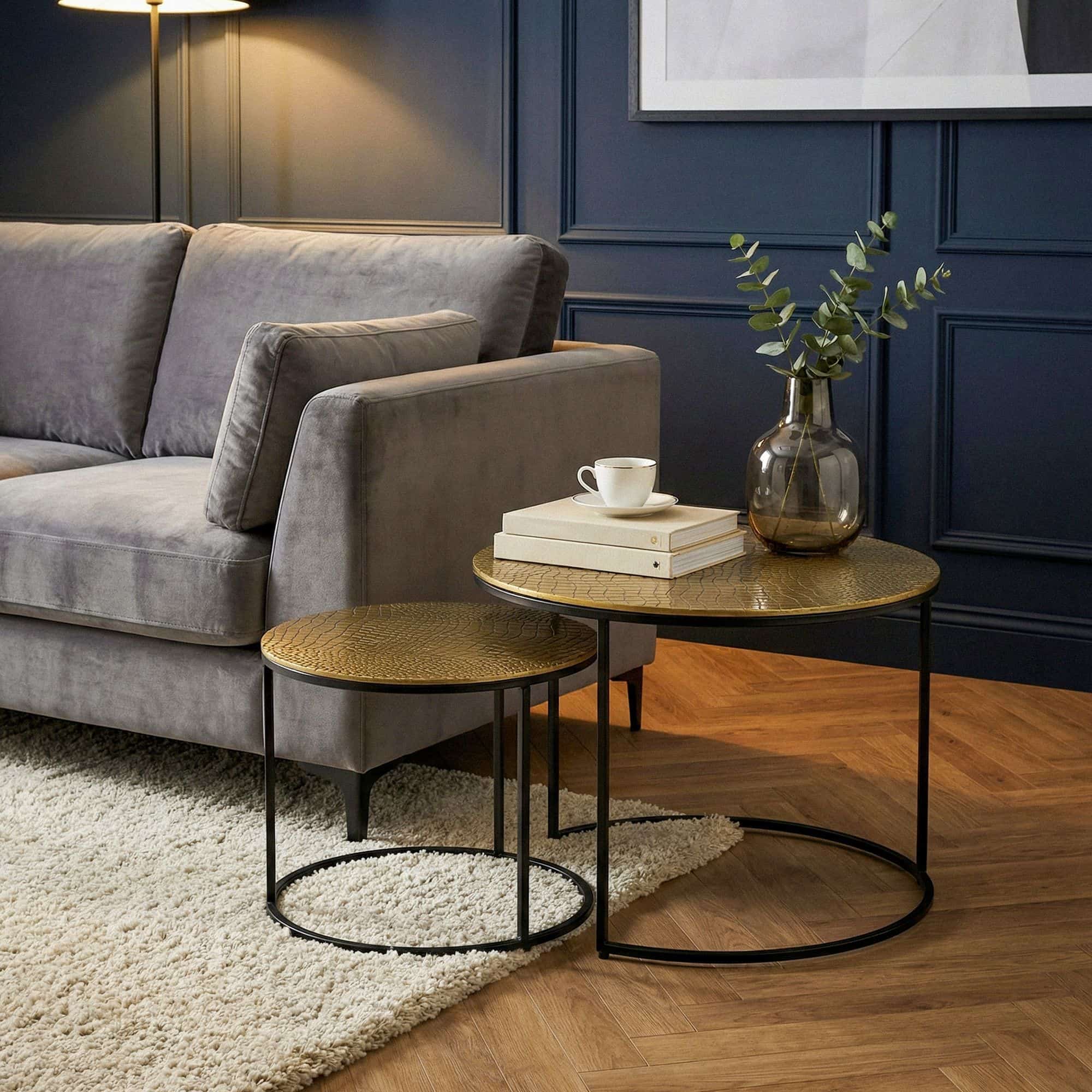 Satztisch Metall 2er Set rund gold - Couchtisch Aluminium Tischplatten mit Muster - Beistelltisch Sofatisch Alu modern - Wohnzimmertisch Eisen Gestell Handmade Satztisch Metall 2er Set rund gold - Couchtisch Aluminium Tischplatten mit Muster - Beistelltisch Sofatisch Alu modern - Wohnzimmertisch Eisen Gestell Handmade