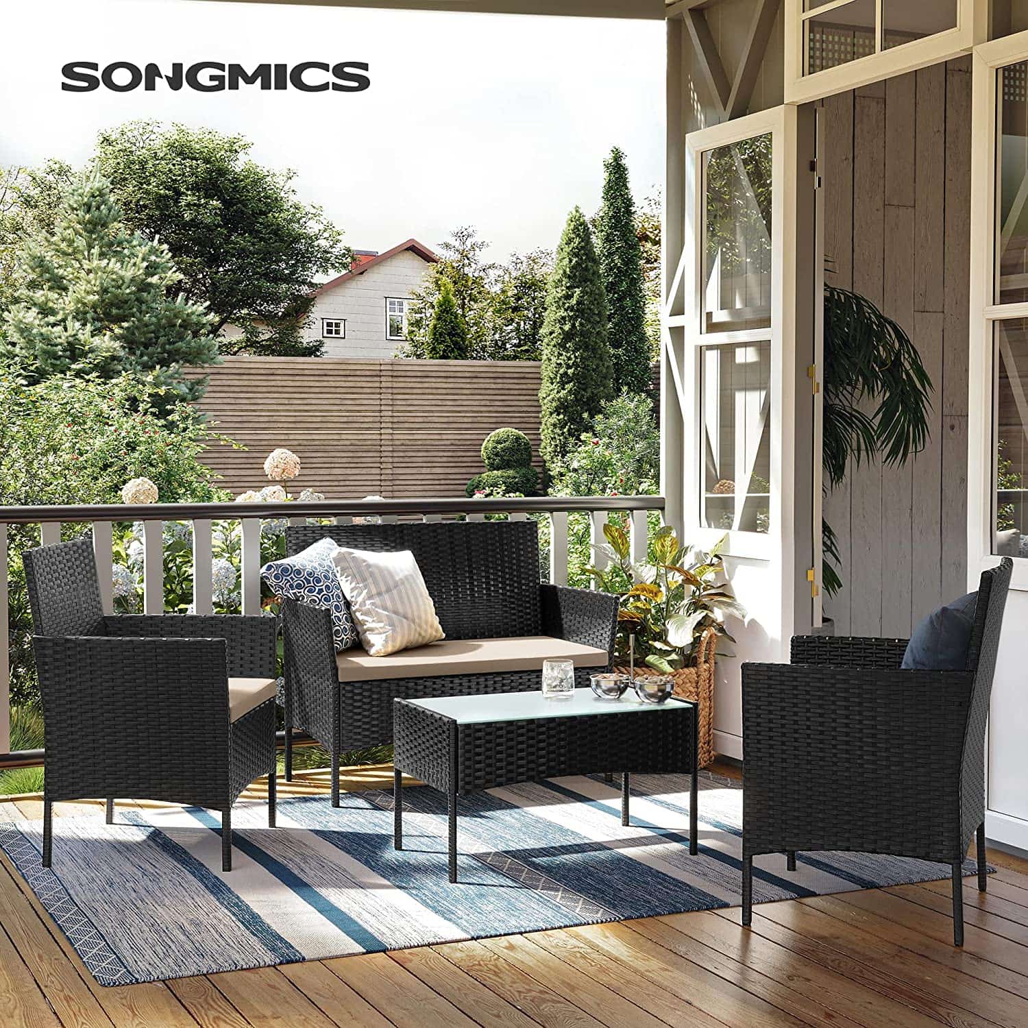 Gartenmöbel-Set aus PE-Polyrattan Gartenmöbel-Set aus PE-Polyrattan