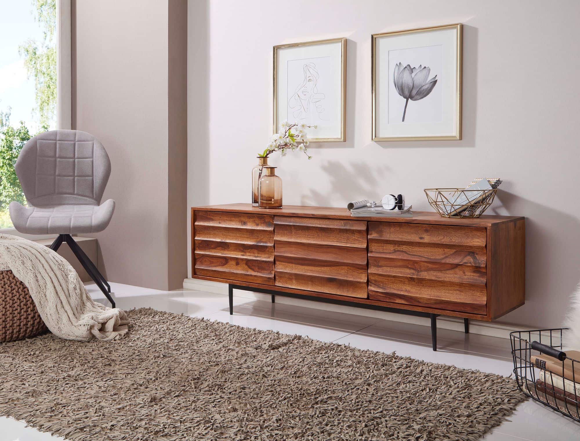 HiFi Lowboard WL5.636 Sheesham Massivholz Landhaus TV Kommode 147x50x38cm HiFi Lowboard WL5.636 Sheesham Massivholz Landhaus TV Kommode 147x50x38cm