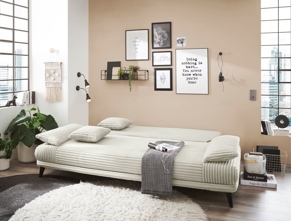 Carla-Lux-3DL_Ambience-16-silver_Milieu_Fkt-4 Eleganz für Ihr Zuhause: Ed Exciting Design Sofa Carla in Silver mit Schlaffunktion