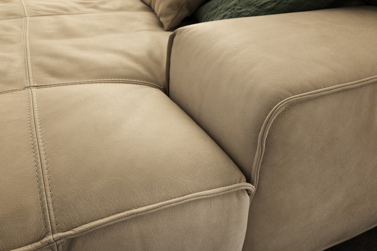 Echtleder Ecksofa Colosseo von designwerk mit Sitztiefenverstellung