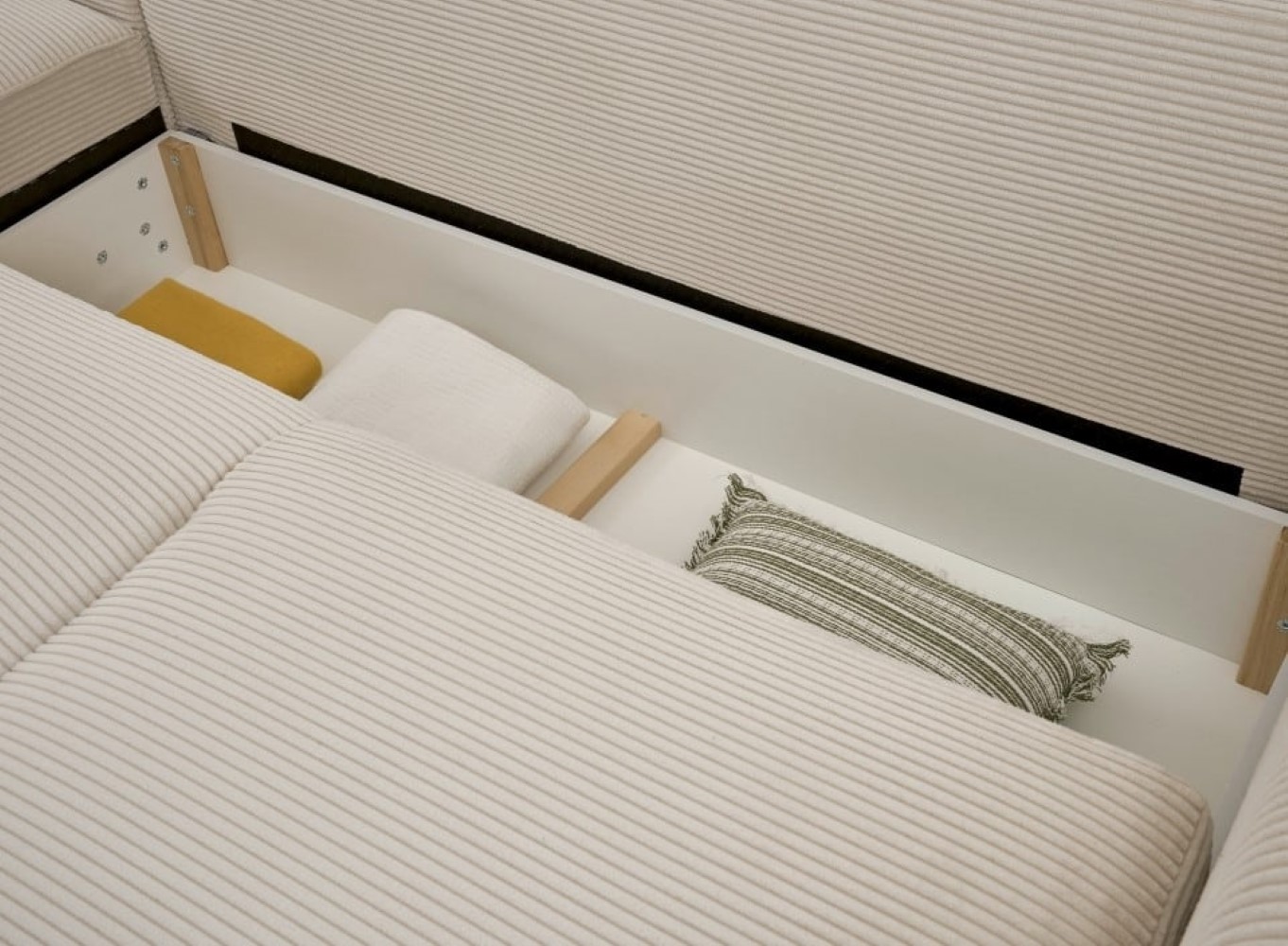 Ecksofa Angelina - Schlafsofa mit Bettkasten und Nosagfederung in Breitcord - ED Exciting Design Ecksofa Angelina - Schlafsofa mit Bettkasten und Nosagfederung in Breitcord - ED Exciting Design