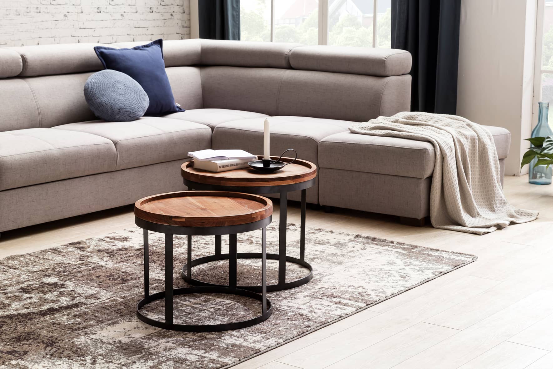 38562-WOHNLING-2er-Set-Beistelltische-AKOLA-Massi_5 2er Set Beistelltische AKOLA Massivholz Sheesham Wohnzimmertisch Landhausstil Anstelltisch Metallgestell Naturholz