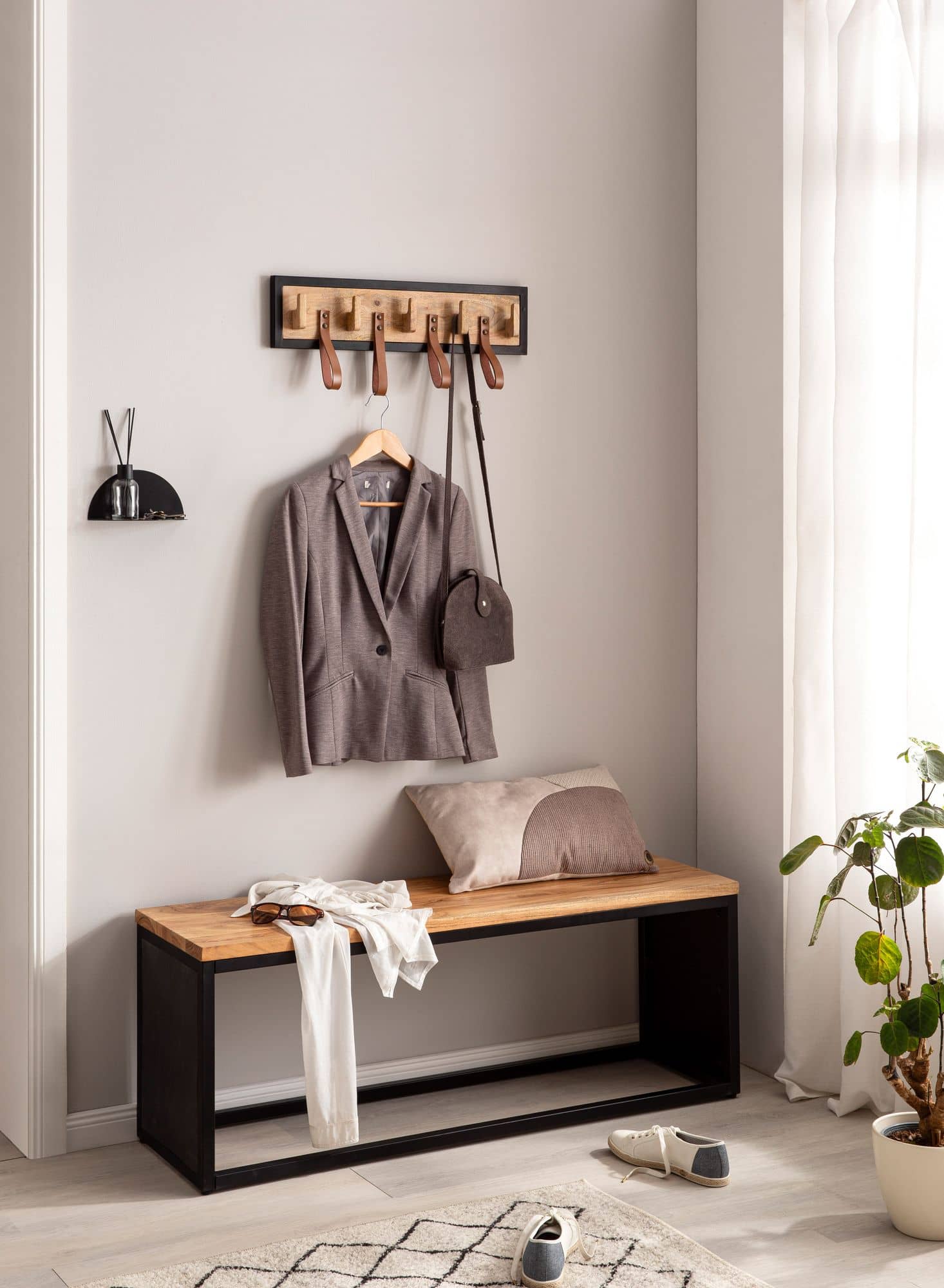 Wandgarderobe Mango Massivholz / Echtleder 60x15x6 cm