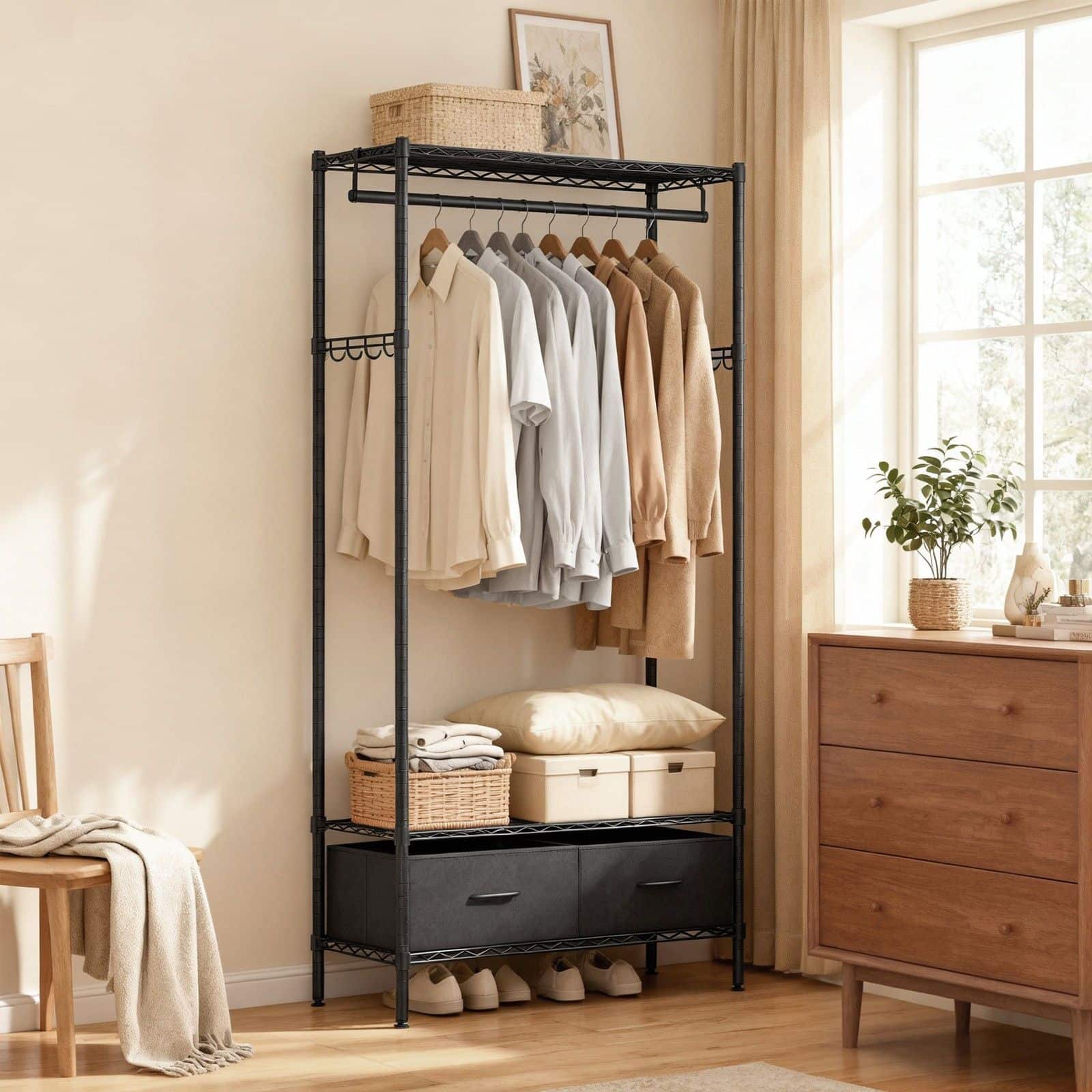 Garderobe mit Gitterablagen, Kleiderschrank, offenes Design