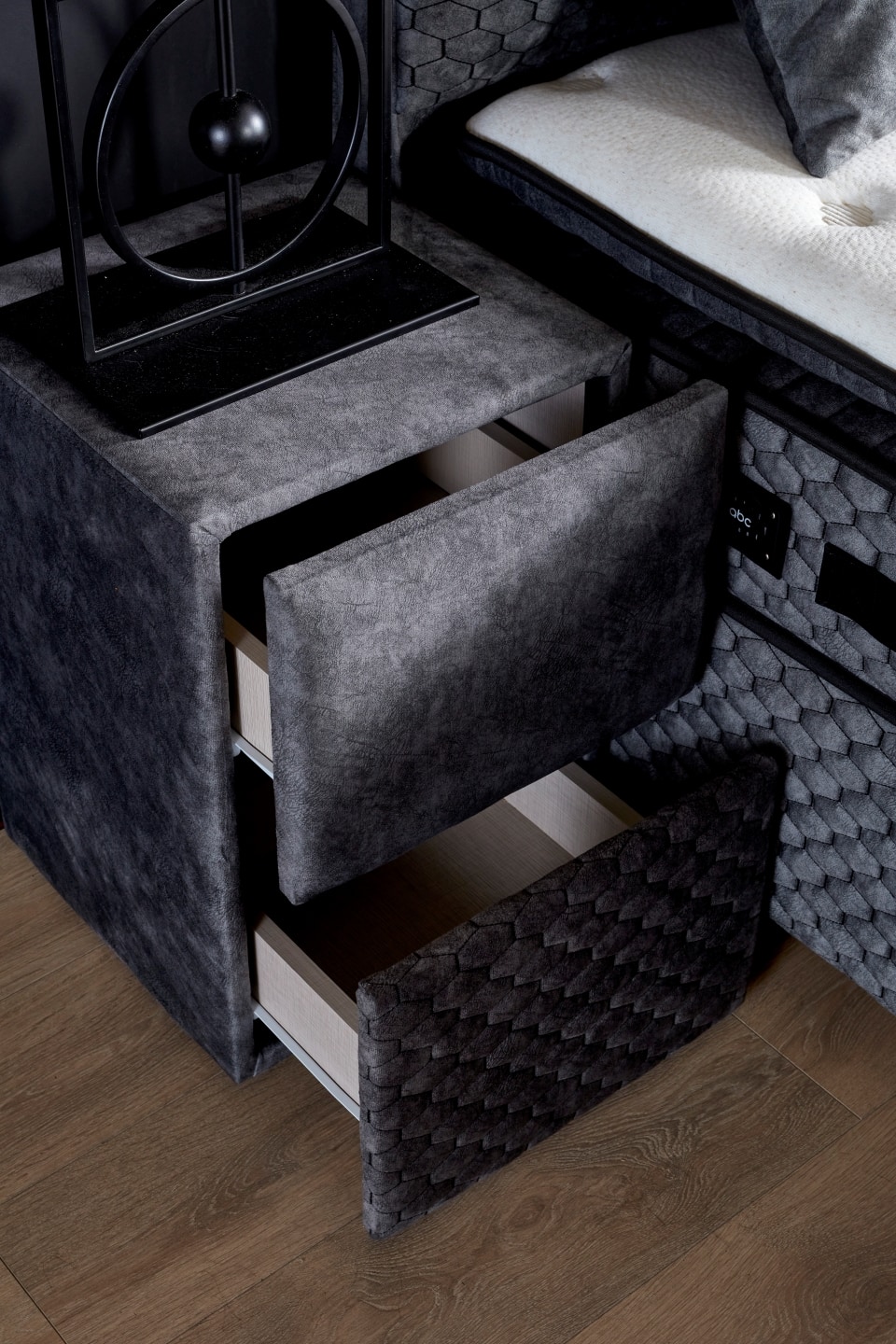 babylon-9 Schlafen wie auf Wolke 7: Boxspringbett Babylon in Grau