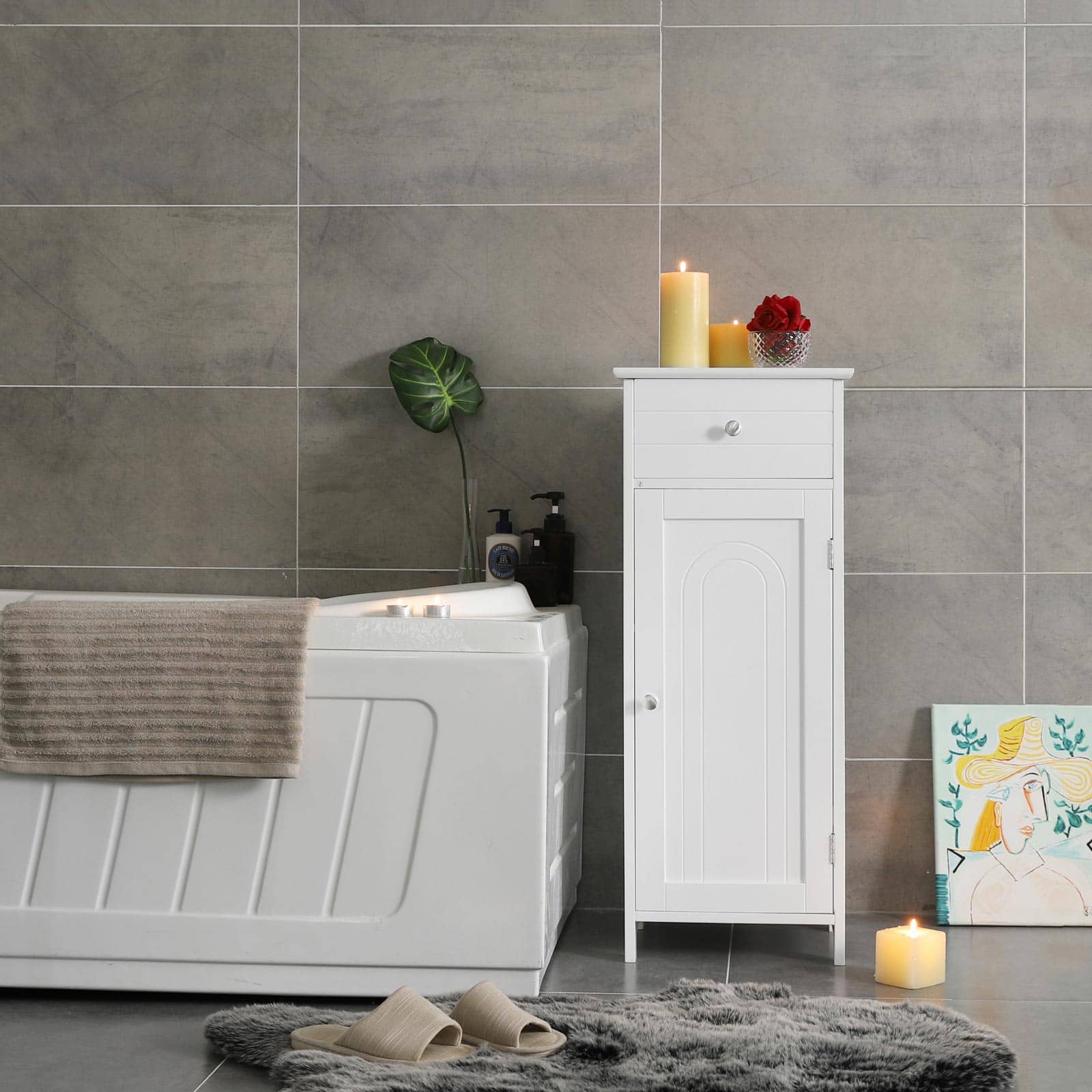 Schmaler Badezimmerschrank