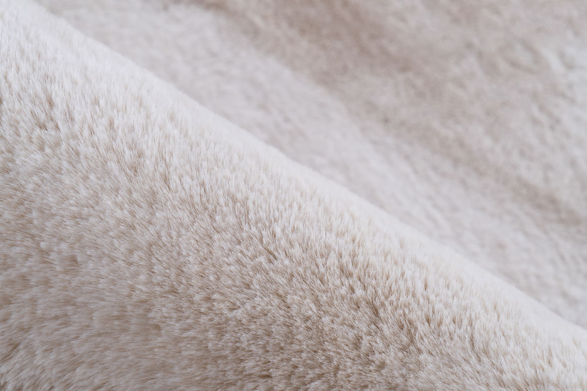 Saika 125 Creme / Weiß 80cm x 150cm Saika 125 Creme / Weiß 80cm x 150cm