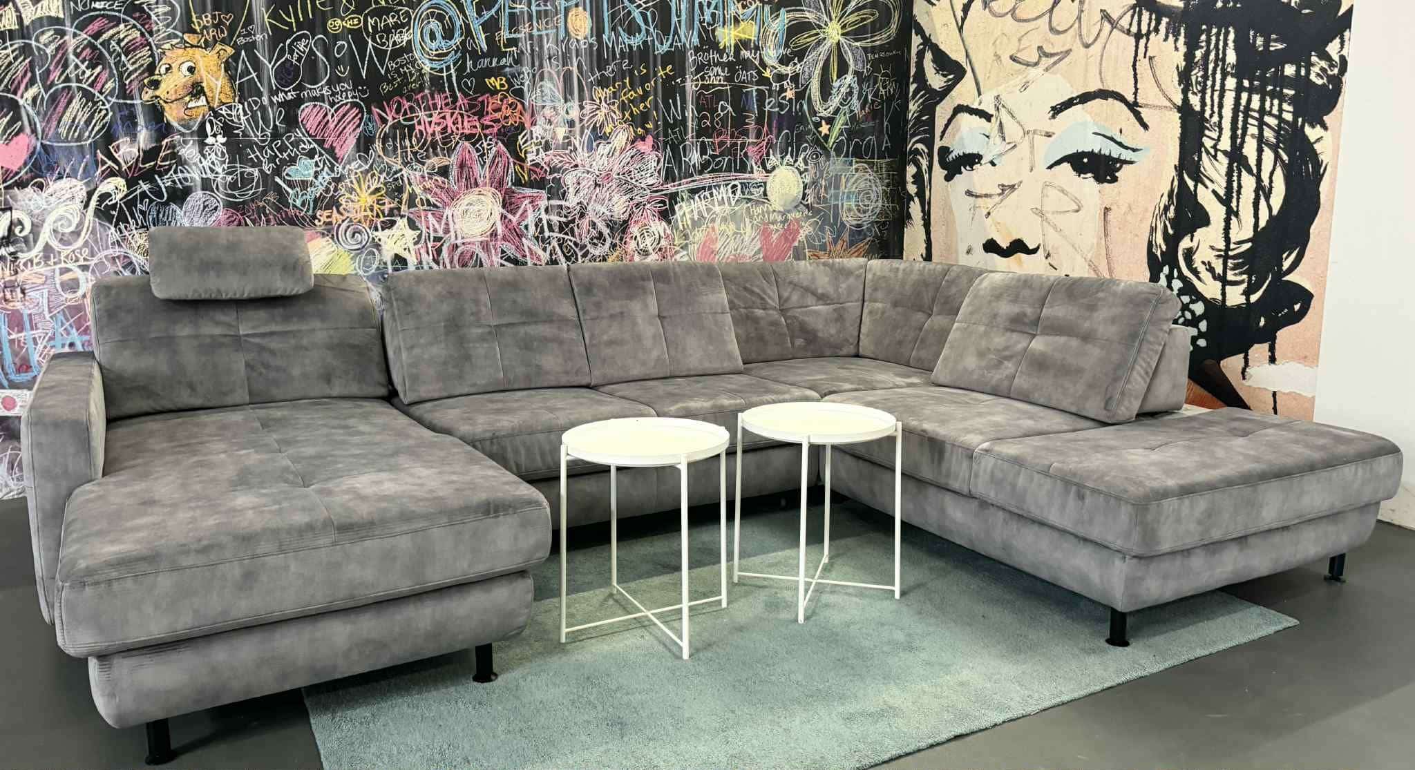 Wohnlandschaft Platino Amira Silber – Megapol Fotomodell Wohnlandschaft Platino Amira Silber – Megapol Fotomodell