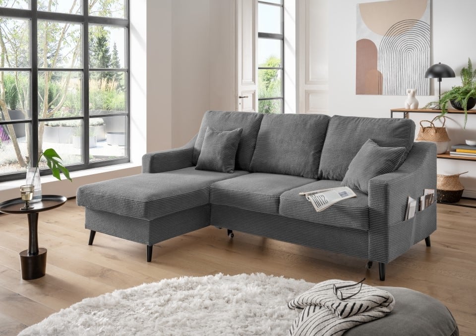 Sofa Valentina von Benformato: Elegantes Breitcord-Sofa mit Schlaffunktion, Bettkasten und Flexibler Recamiere – In drei stilvollen Farben erhältlich