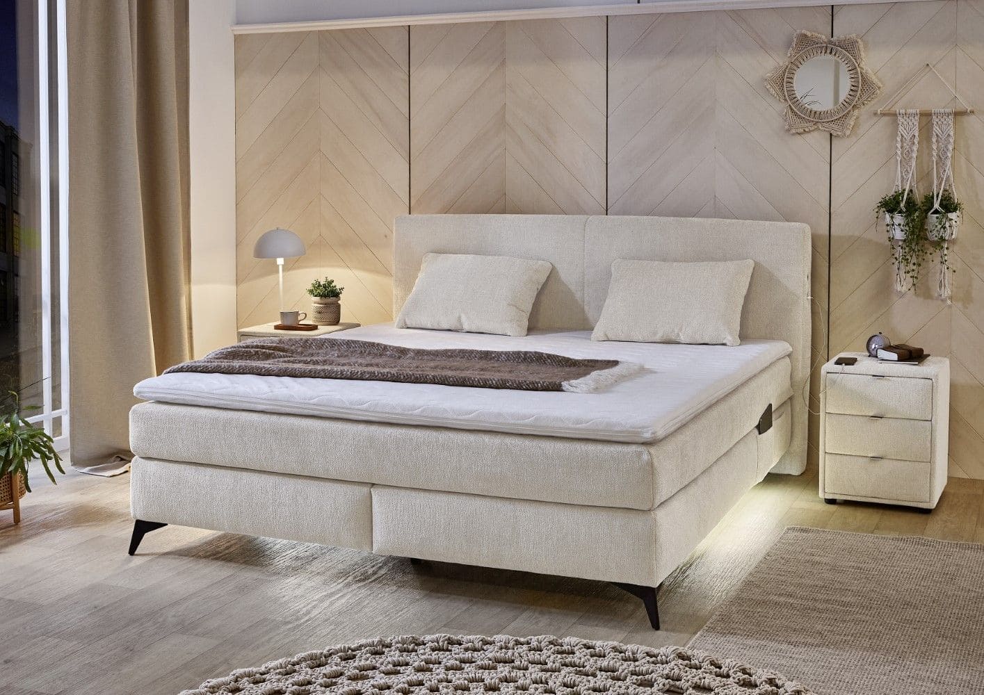 Boxspringbett Kira 180x200 inklusive Topper, LED-Leiste und USB-Port - Jockenhöfer Boxspringbett Kira 180x200 inklusive Topper, LED-Leiste und USB-Port - Jockenhöfer