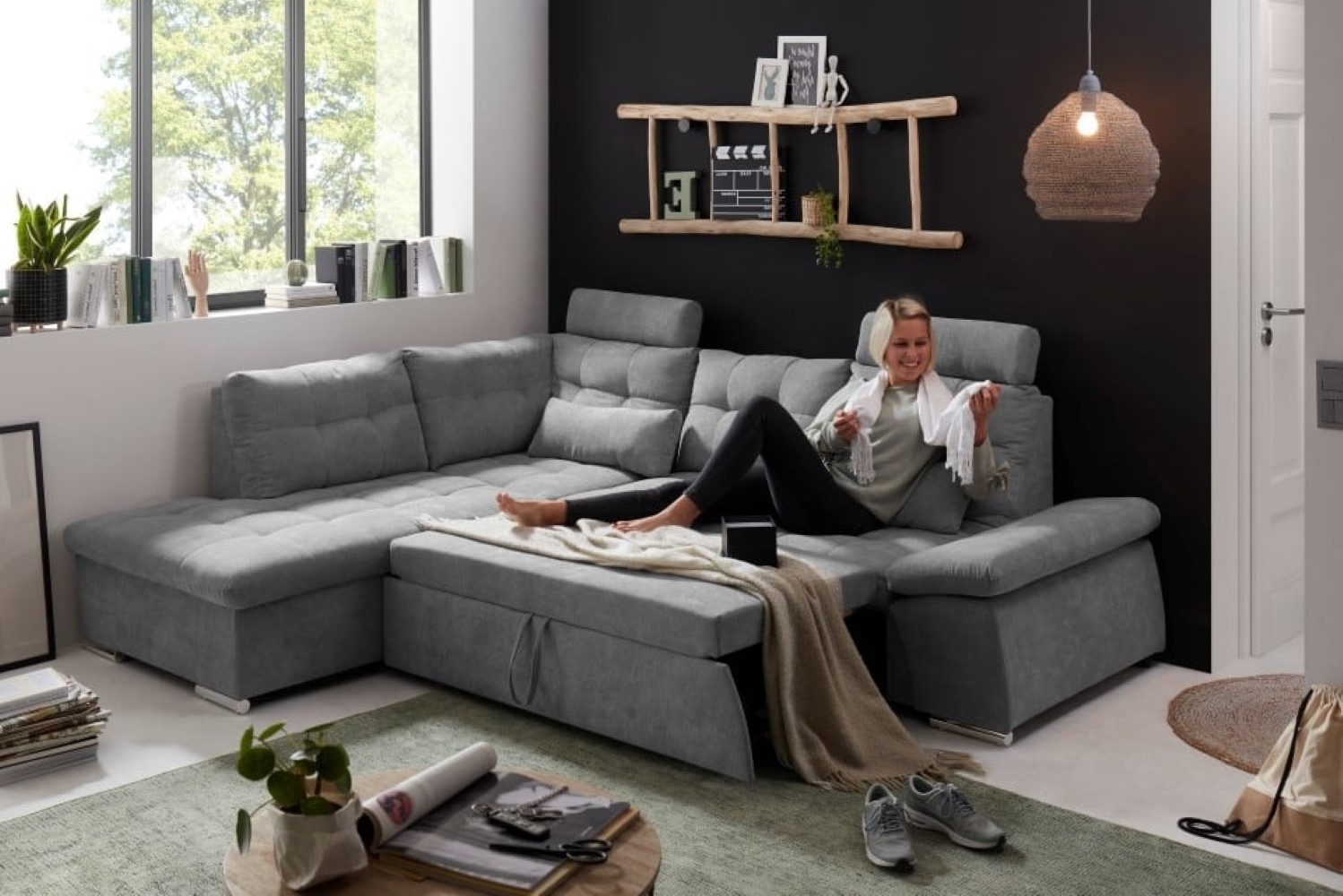 Nalo-2F-Rec_Uran-03-dark-grey_Milieu_ModelO3WRyYGSjcYYd Eleganz in Dunkelgrau: Nalo Schlafsofa von ED Exciting Design für stilvolles Wohnen