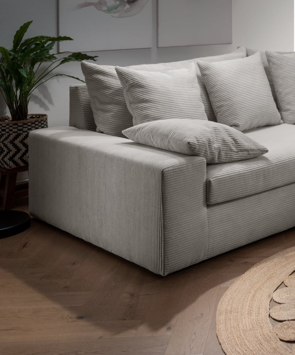 Benformato_Avellino_2-TRE-2_4802-4 Benformato Avellino Ecksofa: Modernes Design in Silber für ein edles Wohngefühl