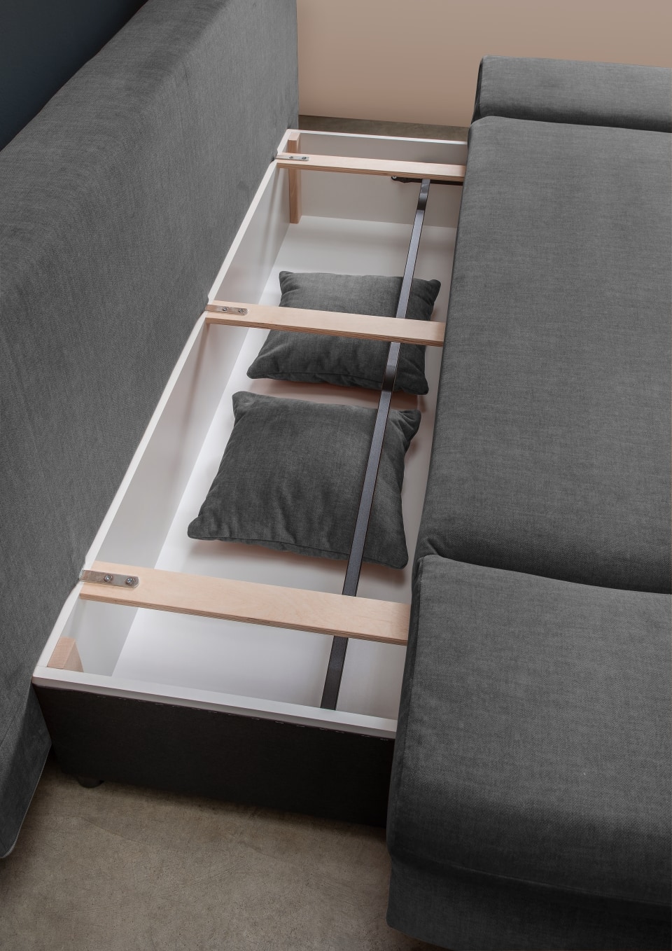 48p2pQhAOB6iri Aschegraue Raffinesse: Benformato Sofa Dale für ein modernes Ambiente
