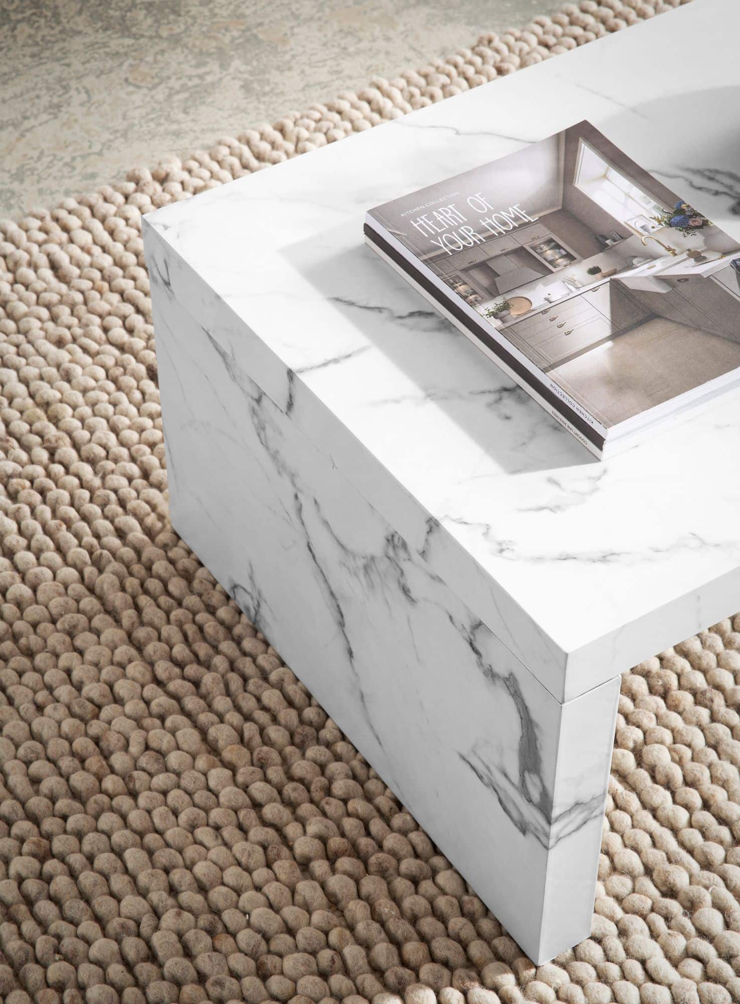 Couchtisch 110x55x35 cm Weiß Sofatisch in Marmor-Optik Zeitlos Couchtisch 110x55x35 cm Weiß Sofatisch in Marmor-Optik Zeitlos