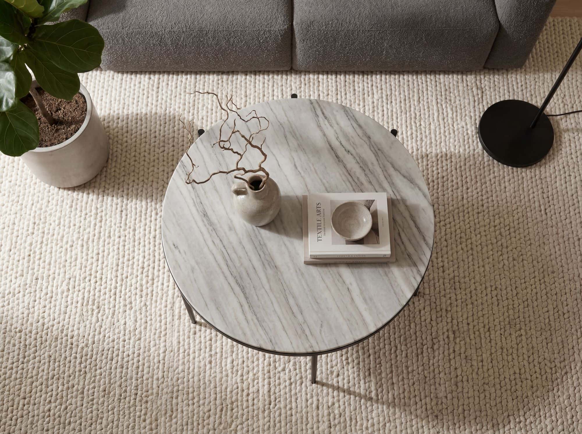 Couchtisch Metall mit weißer Toronto Marmor Tischplatte 70cm rund - Runder Wohnzimmertisch Design Loungetisch - Eleganter Sofatisch - Moderner Beistelltisch Handmade