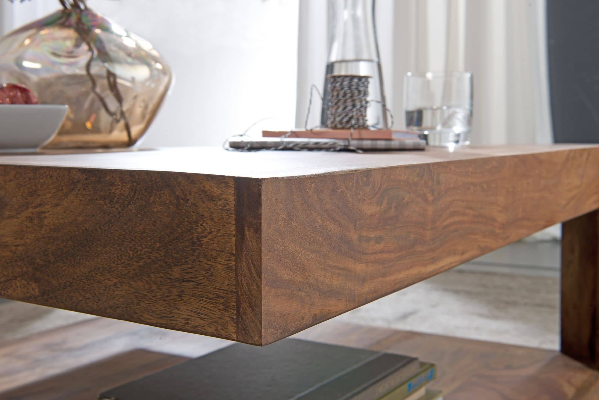 Couchtisch Massiv-Holz Sheesham 90 cm breit Design Wohnzimmer-Tisch dunkel-braun Landhaus-Stil Beistelltisch Couchtisch Massiv-Holz Sheesham 90 cm breit Design Wohnzimmer-Tisch dunkel-braun Landhaus-Stil Beistelltisch