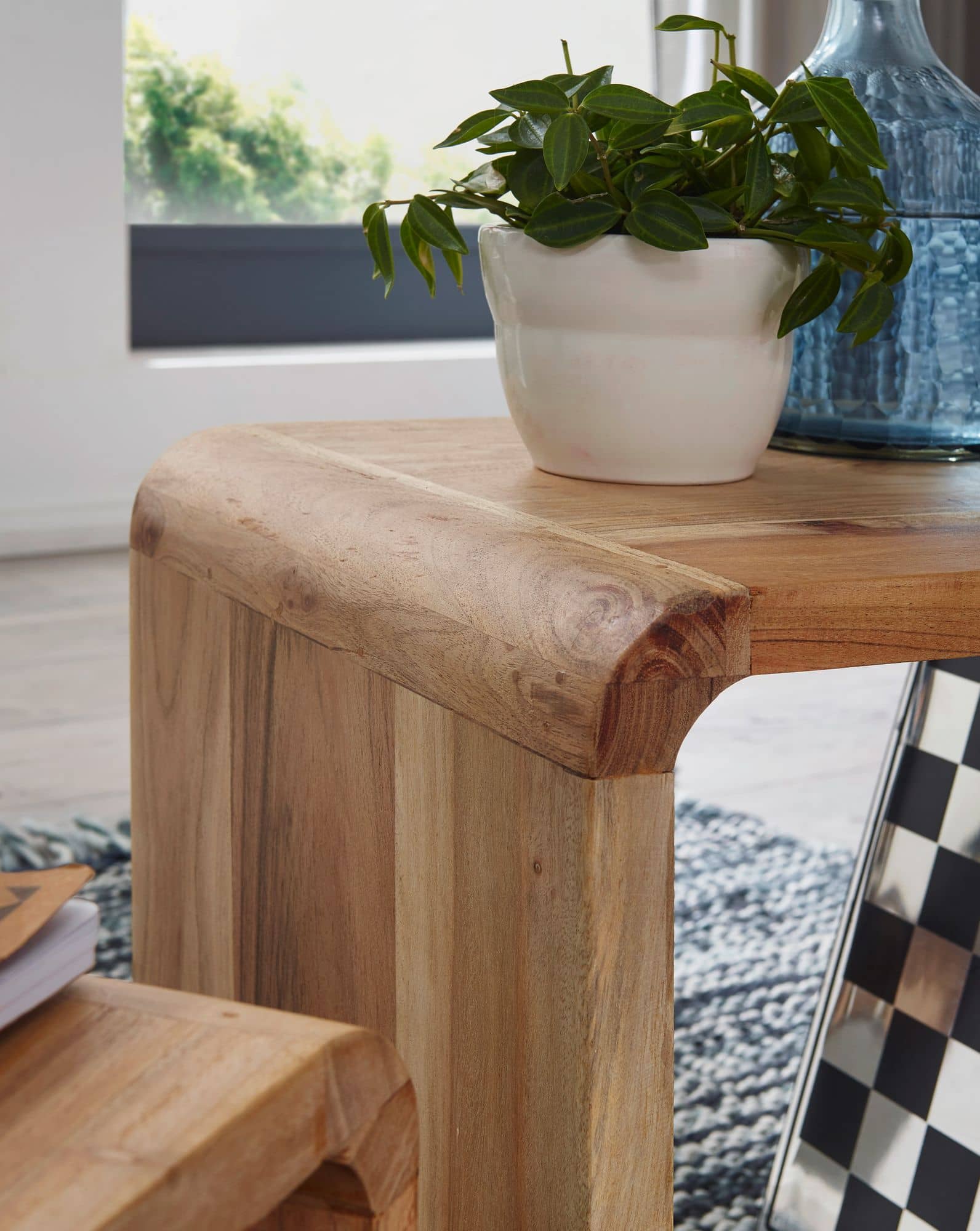 38547-WOHNLING-2er-Set-Satztisch-BOHA-Massiv-Holz-Akazie-Wohnzimmer-Tisch-Landhaus-Stil-Cubes-Beistelltisch-Wuerfelregal-Natur-Turmregal-Buecherregal-Massivholzregal-Holzregal-mass 2er Set Satztisch BOHA Massivholz Design Couchtisch Akazie 2 Tische