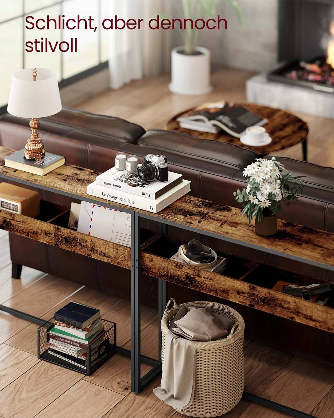 Schmaler Konsolentisch mit zwei Ebenen und halboffenen Fächern Schmaler Konsolentisch mit zwei Ebenen und halboffenen Fächern