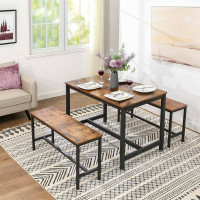 Stilvoller Tisch: Einladend und funktional zugleich